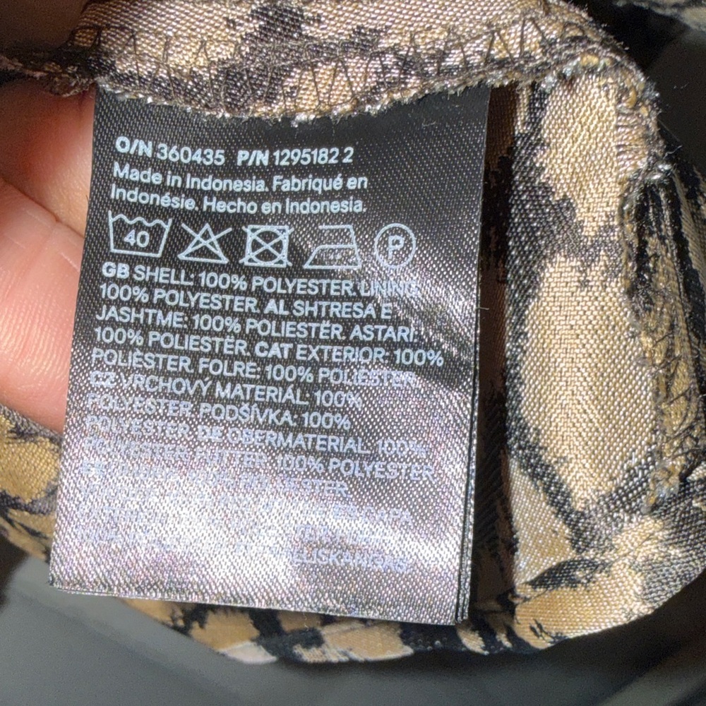 H&M Animal Print Ruffle Blouse - Picture 4 of 5